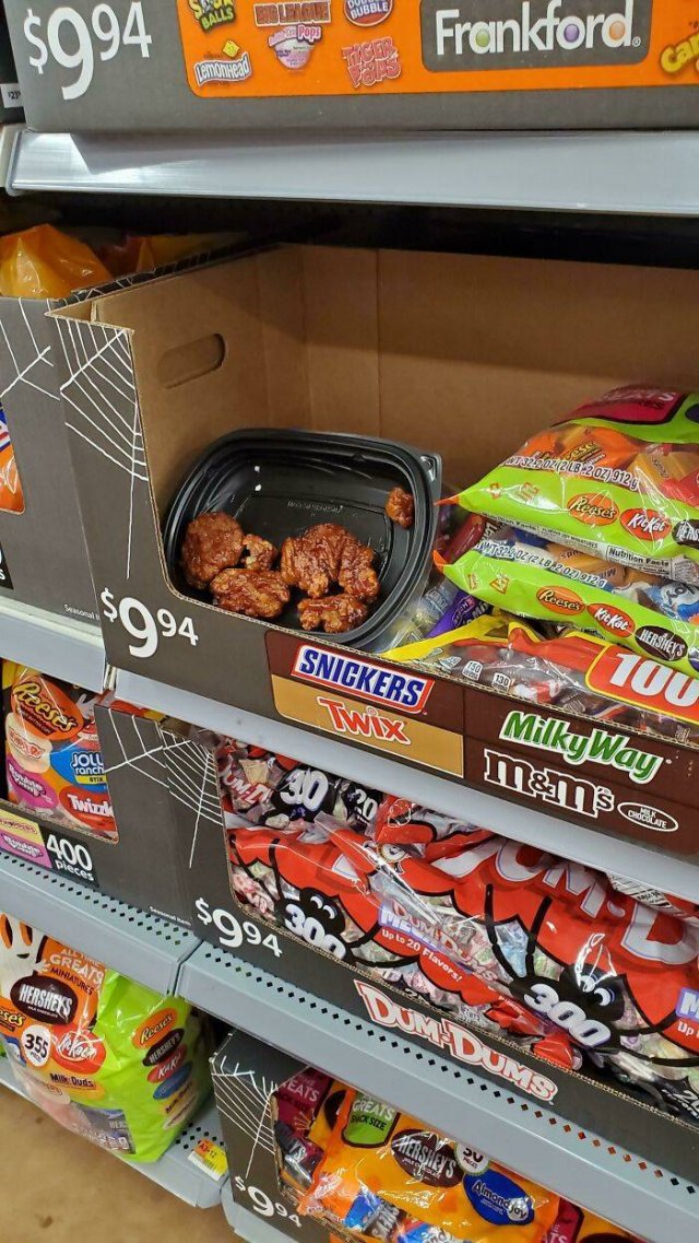 Retail Employees Reality (39 pics) Retail Employees Reality (39 pics)
