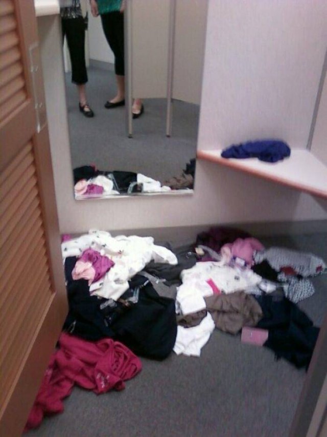 Retail Employees Reality (39 pics)