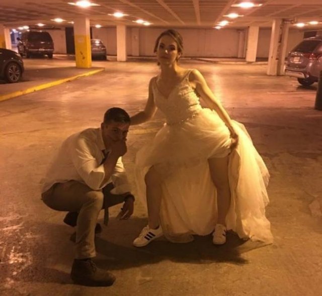These People Saved Money On Their Wedding Days (24 pics)