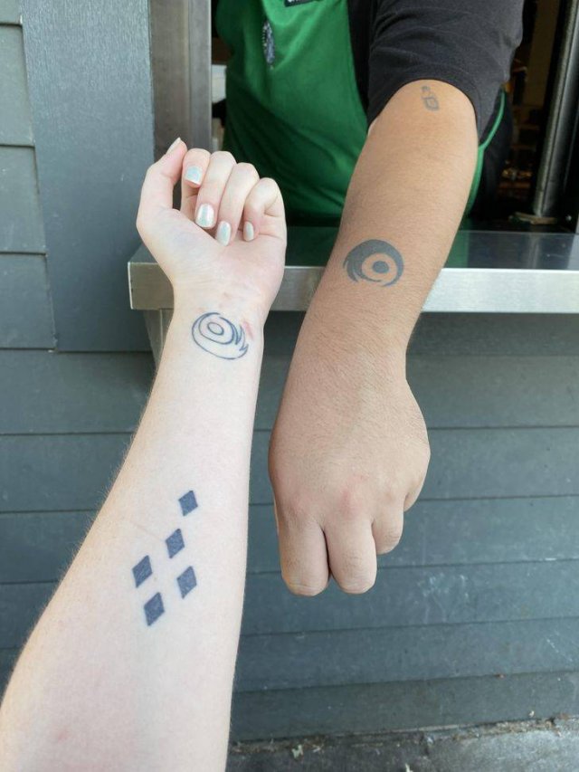 Interesting Coincidences (20 pics)