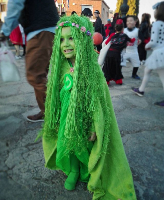 Remarkable Halloween Costumes (42 pics)