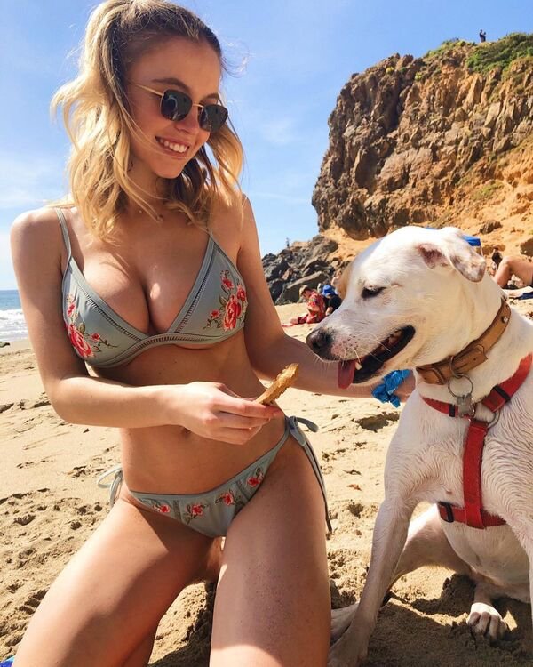 Girls With Puppies (38 pics)