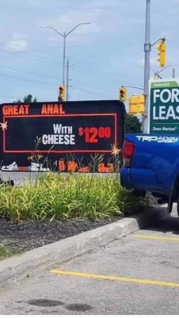 Something's Wrong With These Signs (30 pics)