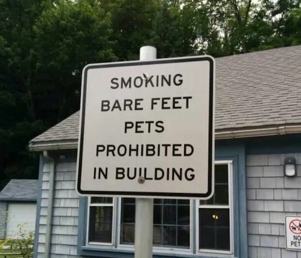 Something's Wrong With These Signs (30 pics)