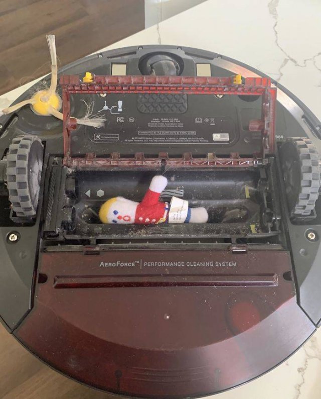 Vacuum Cleaning Fails (50 pics)
