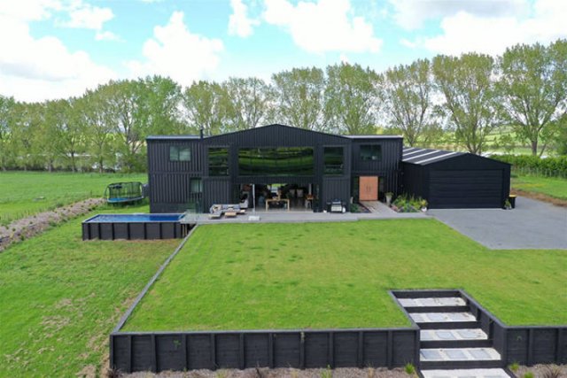 This Wonderful House Is Built Out Of 12 Shipping Containers (17 pics)