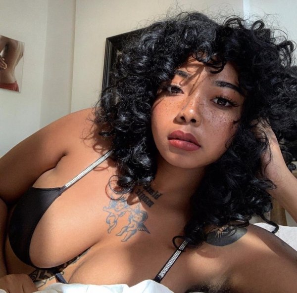 Girls With Freckles (34 pics)
