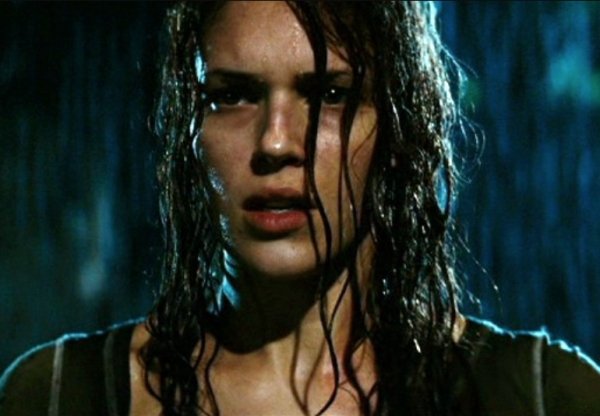 Hot Actresses From Horror Movies (19 pics)