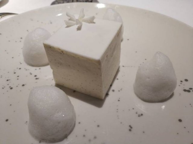 Michelin Restaurant Meals (17 pics)