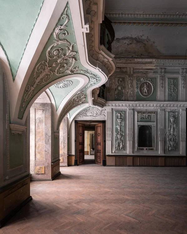 Beautiful Abandoned Places (35 pics)