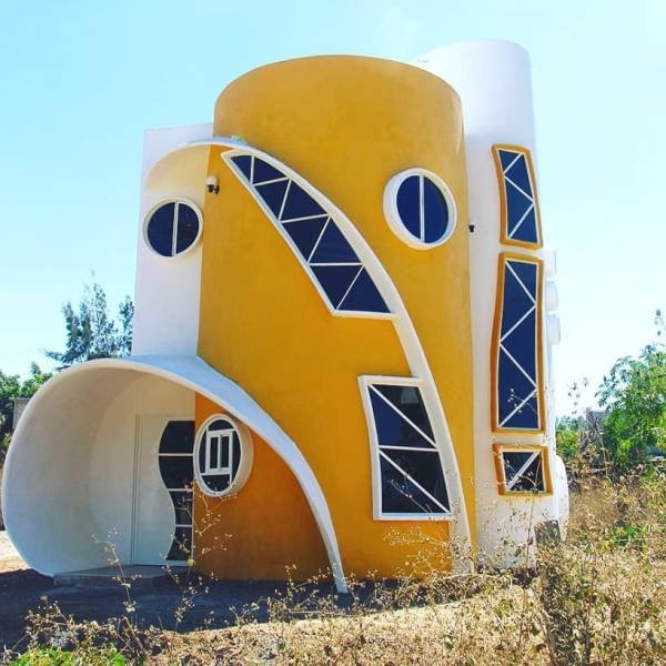 Interesting Architecture All Over The World (21 pics)