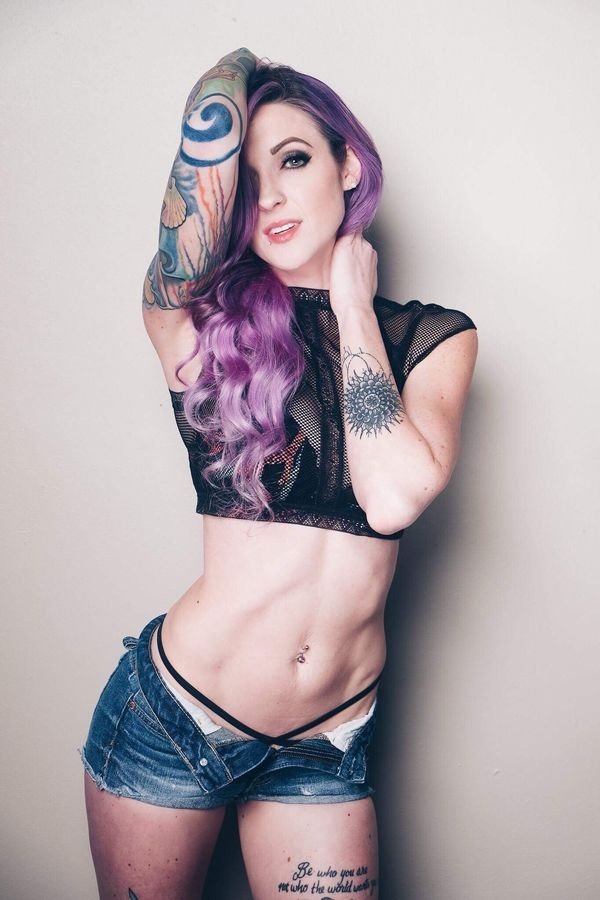 Girls With Dyed Hair (34 pics)