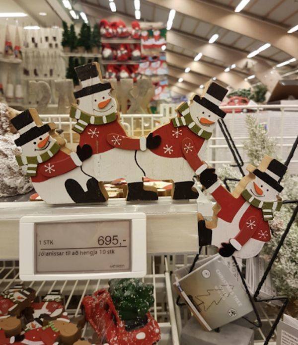 Bad Holiday Decorations (27 pics)