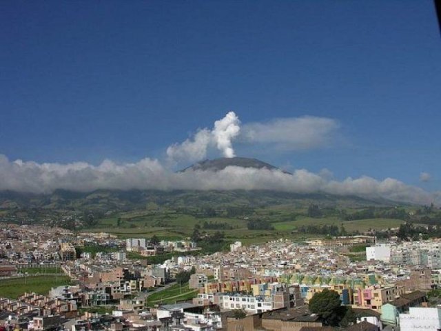 These Volcanoes Are Active (10 pics)