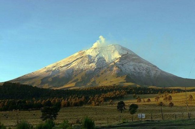 These Volcanoes Are Active (10 pics)