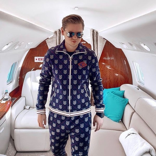 Rich Youth (45 pics)