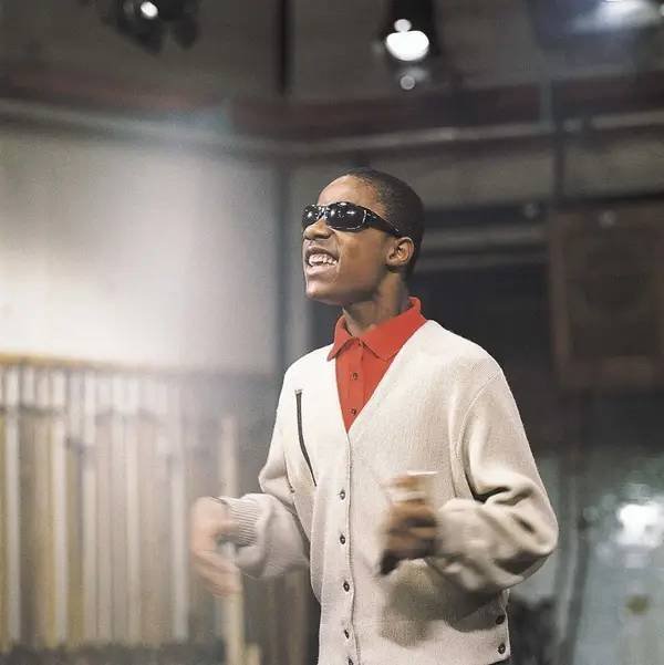 Famous Musicians: In The Beginning Of Their Careers And Now (50 pics) Famous Musicians: In The Beginning Of Their Careers And Now (50 pics)