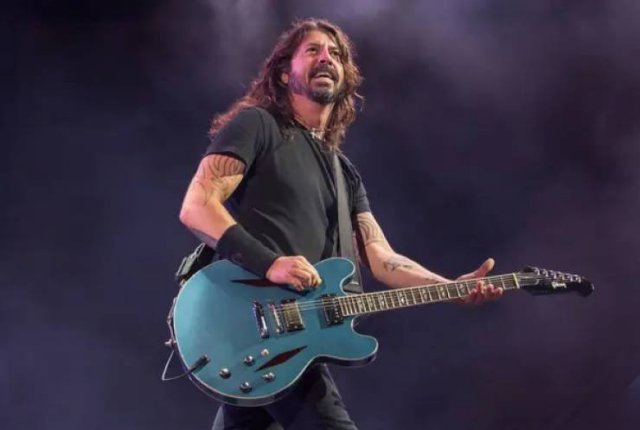 Famous Musicians: In The Beginning Of Their Careers And Now (50 pics) Famous Musicians: In The Beginning Of Their Careers And Now (50 pics)