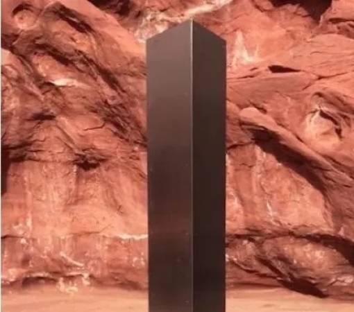 A Huge Metal Monolith Was Discovered In Utah Desert (10 pics)