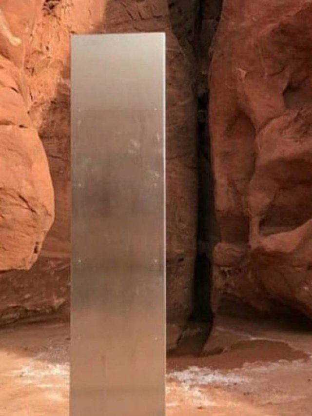A Huge Metal Monolith Was Discovered In Utah Desert (10 pics)