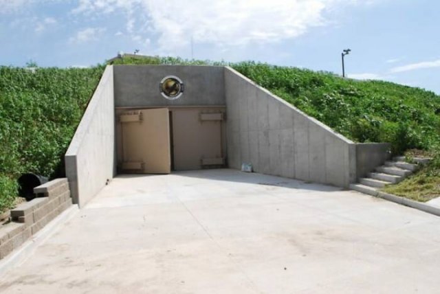 How $3 Million Luxury Survival Bunker Look Inside (35 pics)
