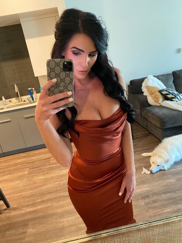 Girls In Dresses (56 pics)