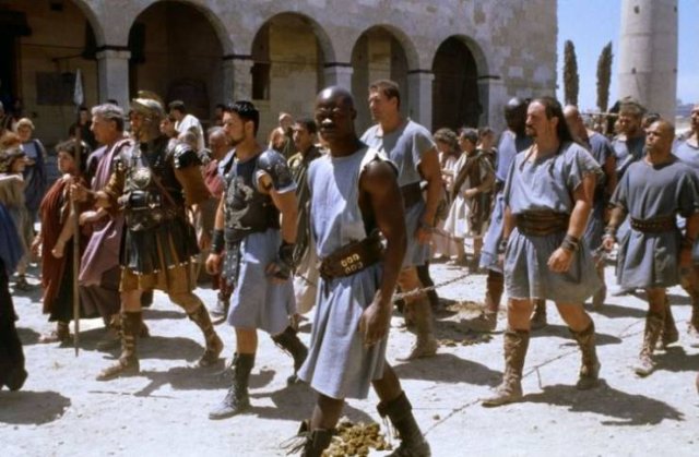 'Gladiator' Cast: Then And Now (19 pics)
