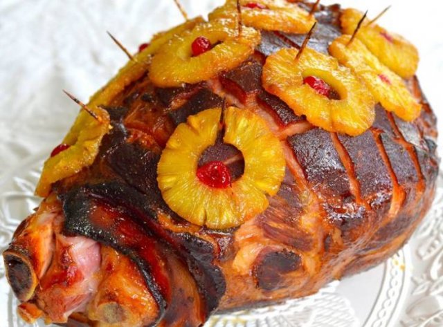 Winter Holiday Dishes Around The World (28 pics)