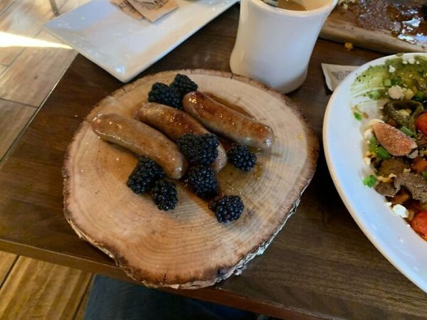 Weird Restaurant Serving (46 pics)