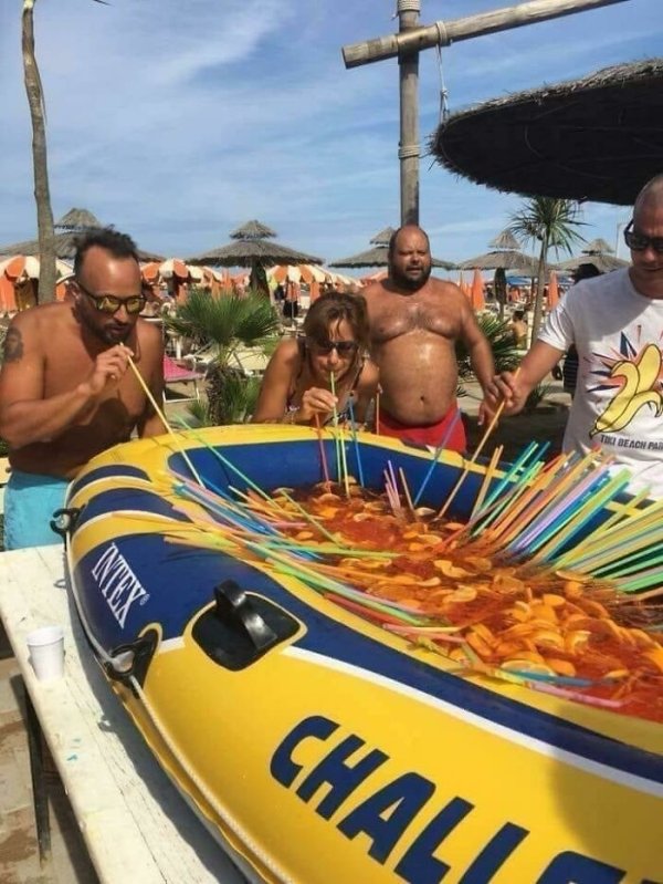 Weird Restaurant Serving (46 pics)