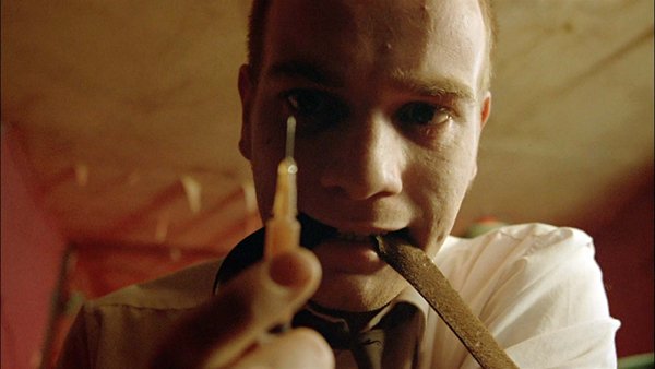 Fake Stimulators Used By Actors During Filming (13 pics)