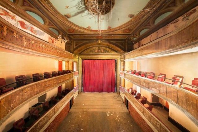 Beautiful Abandoned Places (34 pics)