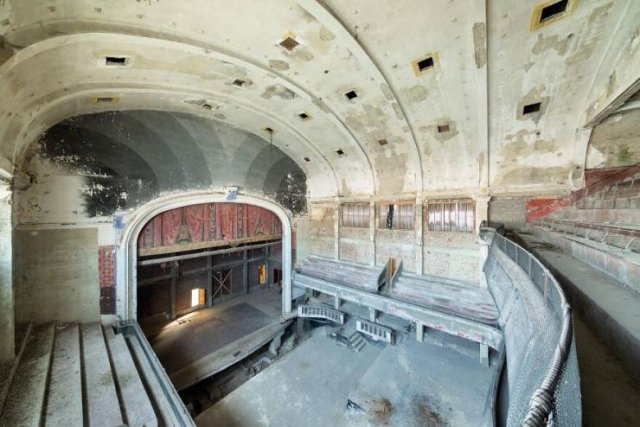 Beautiful Abandoned Places (34 pics)