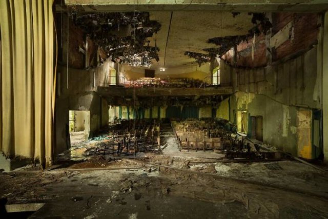 Beautiful Abandoned Places (34 pics)