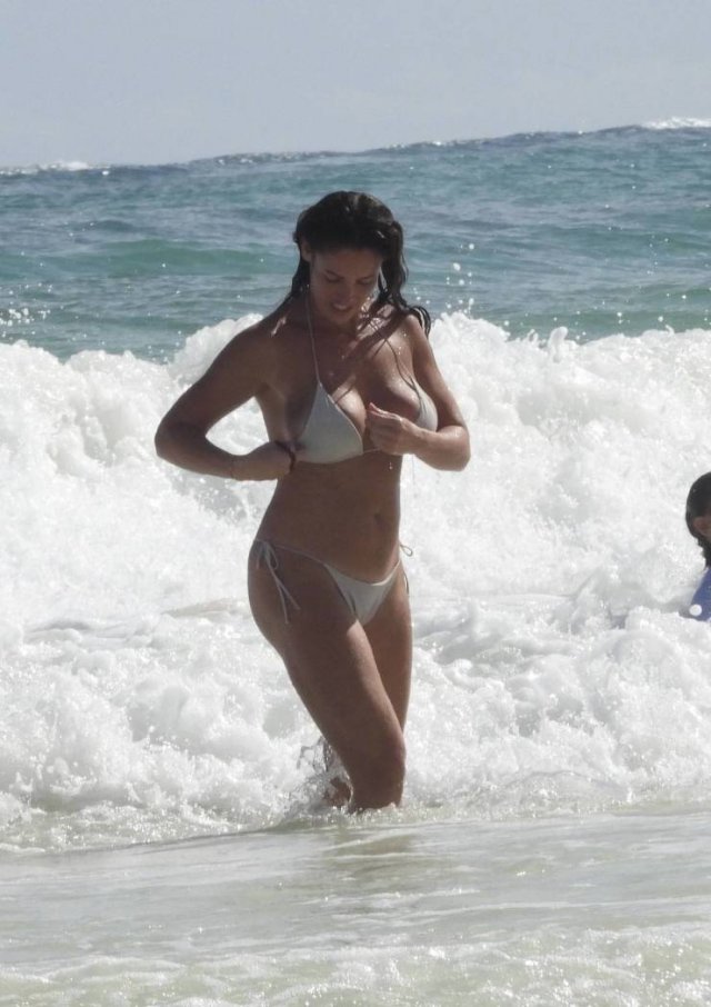 Slovakian Model Lucia Javorcekova Is Resting On A Beach (25 pics)