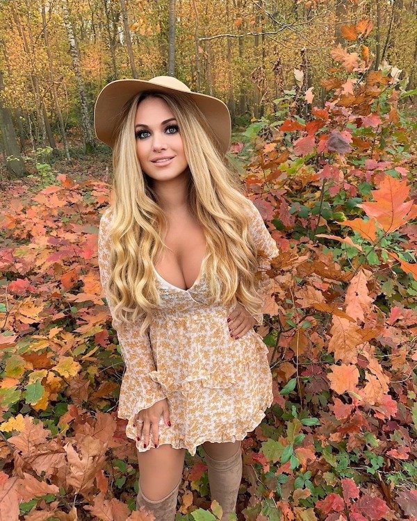 Beautiful Girls And Outdoors (41 pics)