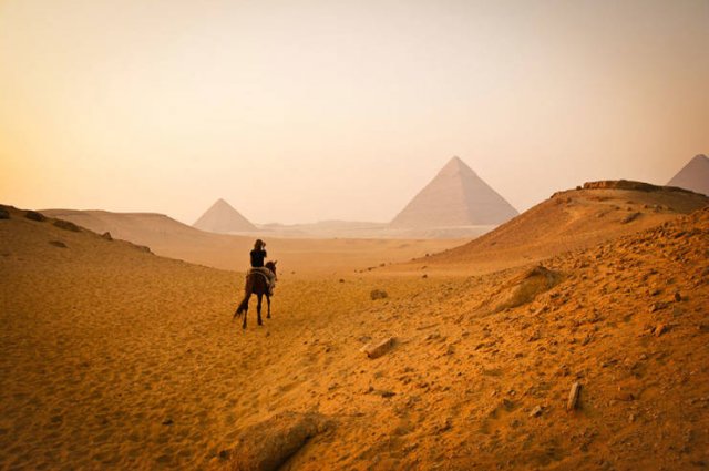 Famous Landmarks Distance Looks (30 pics)