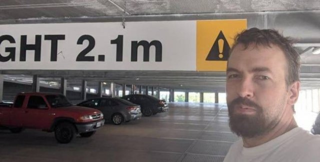 Small People Vs Tall People (16 pics)