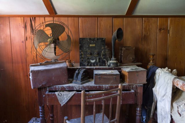 Secrets Of Abandoned XIX Century Cottage (27 pics) Secrets Of Abandoned XIX Century Cottage (27 pics)