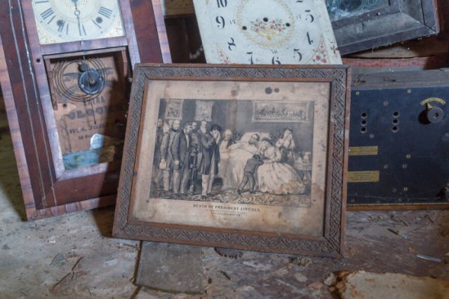 Secrets Of Abandoned XIX Century Cottage (27 pics) Secrets Of Abandoned XIX Century Cottage (27 pics)