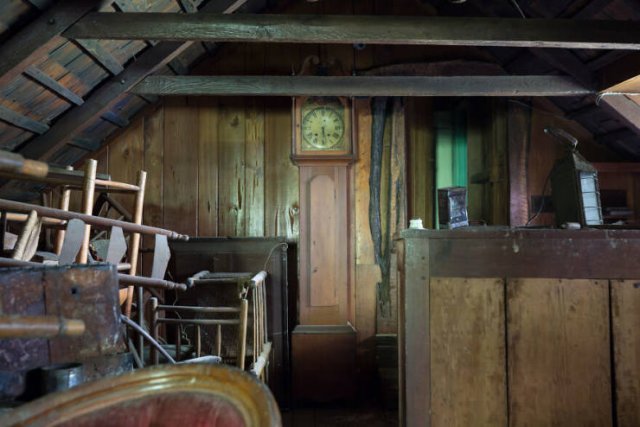 Secrets Of Abandoned XIX Century Cottage (27 pics) Secrets Of Abandoned XIX Century Cottage (27 pics)