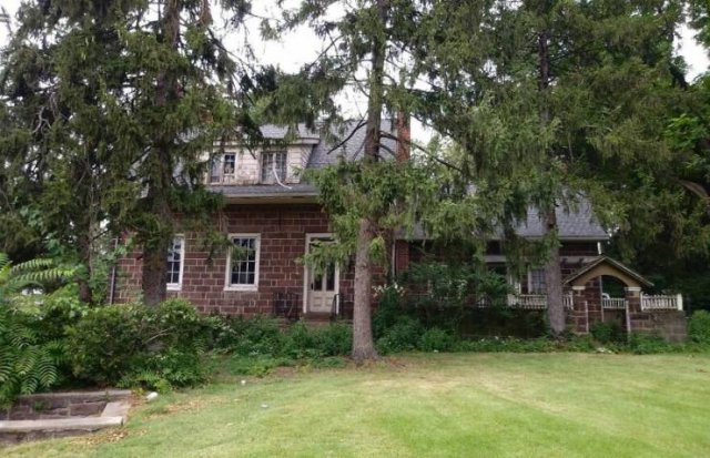 Secrets Of Abandoned XIX Century Cottage (27 pics) Secrets Of Abandoned XIX Century Cottage (27 pics)