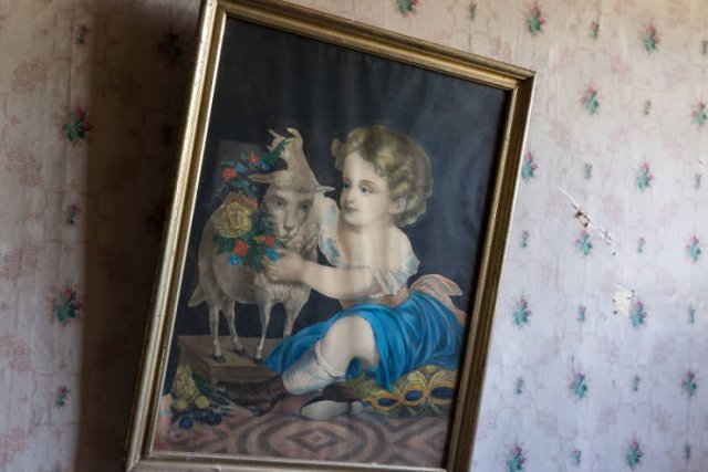 Secrets Of Abandoned XIX Century Cottage (27 pics) Secrets Of Abandoned XIX Century Cottage (27 pics)