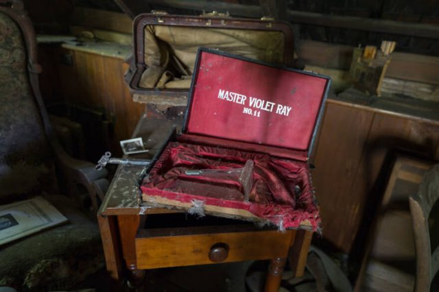 Secrets Of Abandoned XIX Century Cottage (27 pics) Secrets Of Abandoned XIX Century Cottage (27 pics)