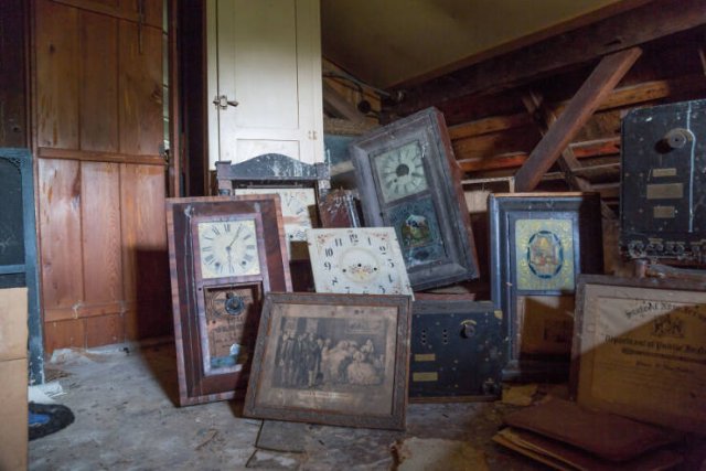 Secrets Of Abandoned XIX Century Cottage (27 pics) Secrets Of Abandoned XIX Century Cottage (27 pics)