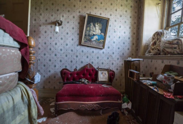 Secrets Of Abandoned XIX Century Cottage (27 pics) Secrets Of Abandoned XIX Century Cottage (27 pics)