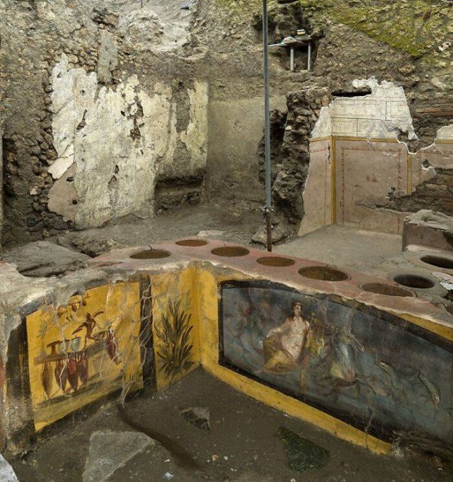 'Fast Food' Shop Was Discovered In Pompeii (19 pics)
