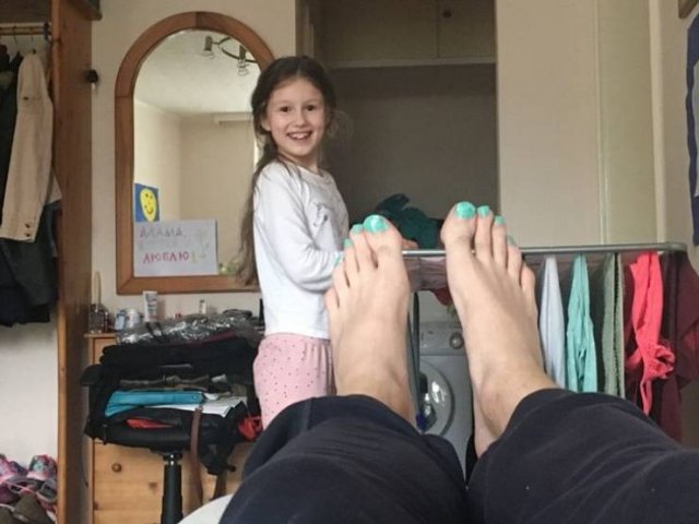 Living With Children (35 pics) Living With Children (35 pics)