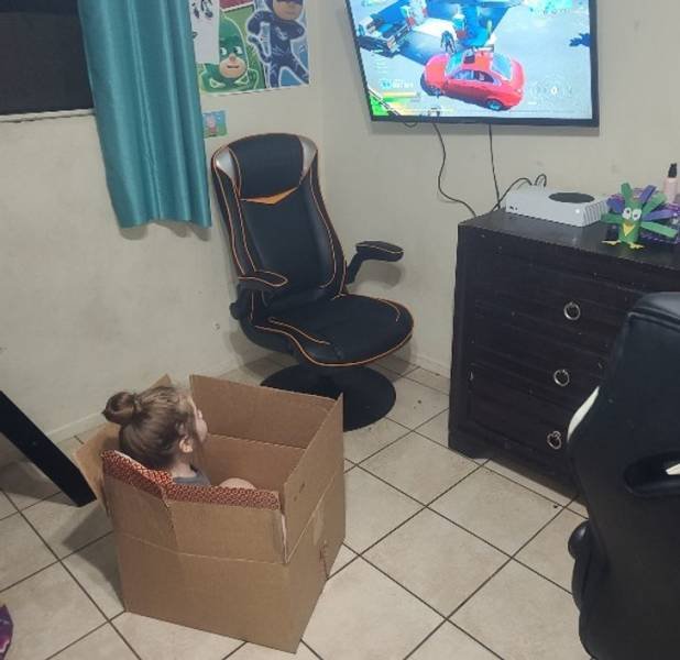 Living With Children (35 pics) Living With Children (35 pics)