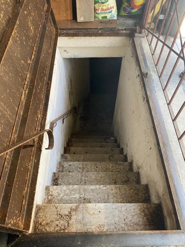 What's Wrong With These House Foundations? (20 pics)